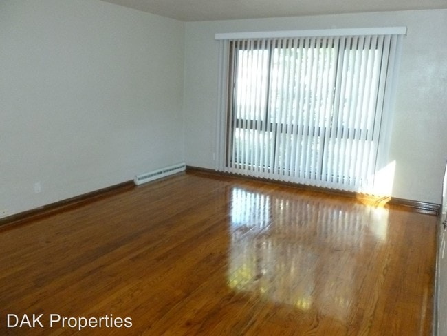 Building Photo - 7425 N Teutonia Ave