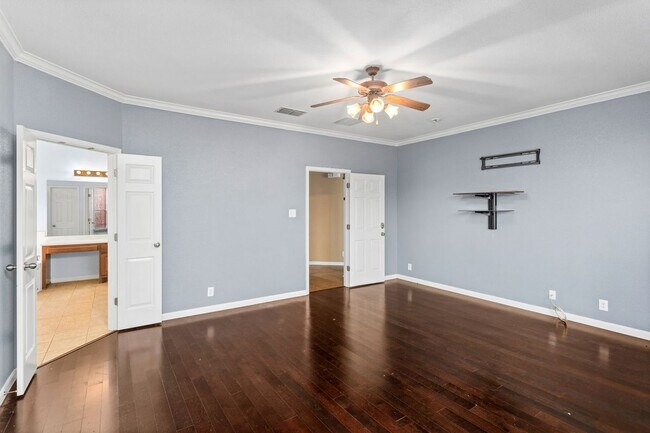 Building Photo - 3415 Highline Tr