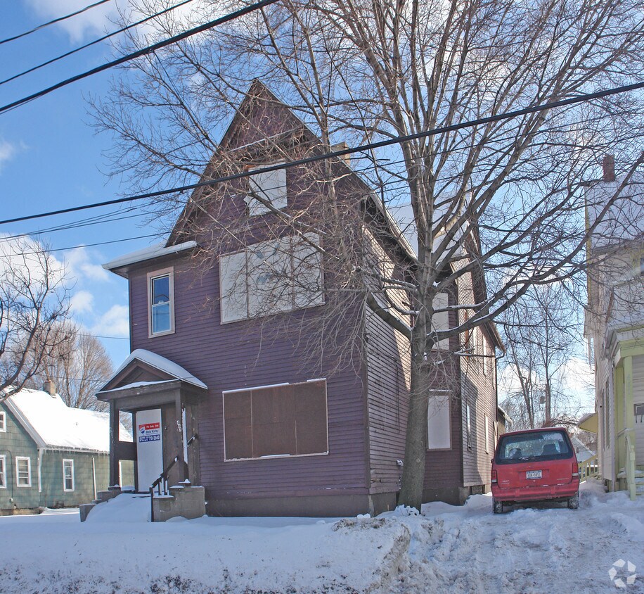 Building Photo - 467 Clifford Ave