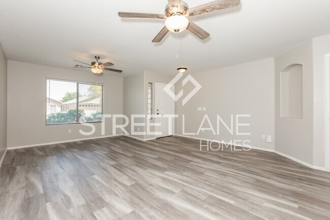 Building Photo - PRE-HOLIDAY SPECIAL! $1000 OFF FIRST FULL ...
