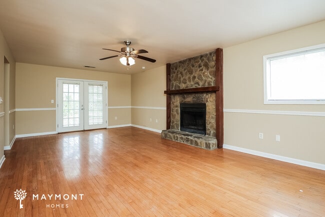 Building Photo - 115 Train Dr