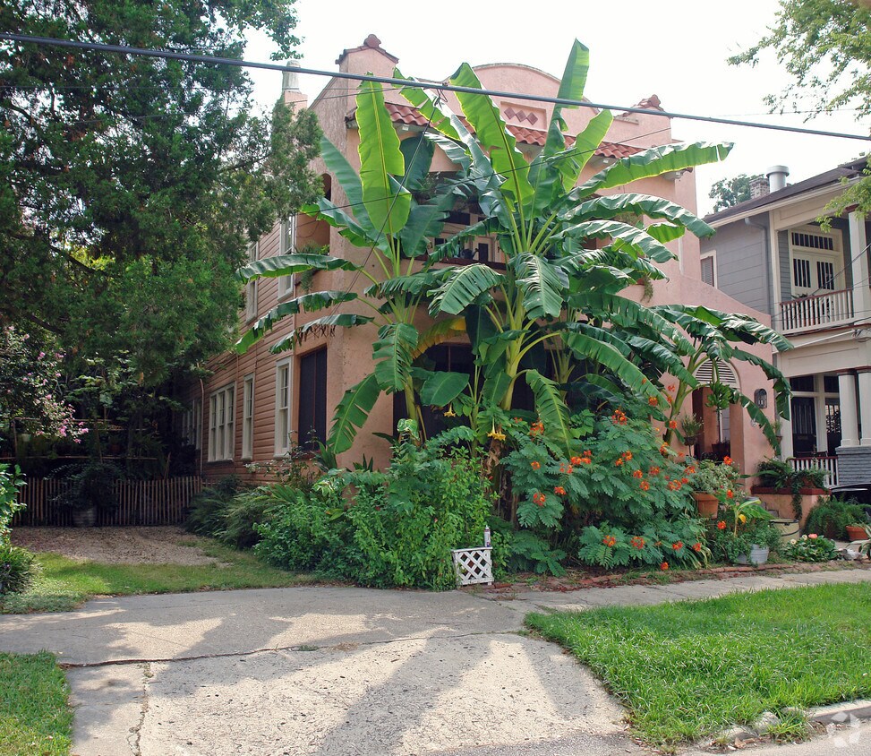 Primary Photo - 670 N 6th St