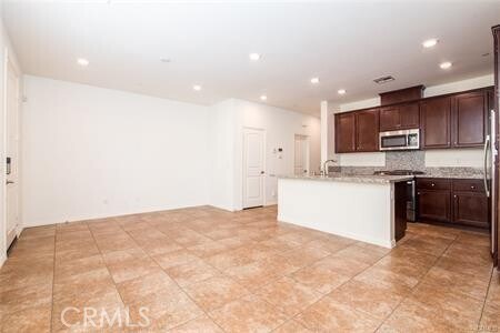 Foto del edificio - 40347 Calle Real