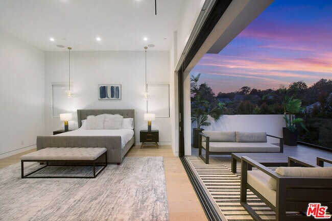 Building Photo - 12125 W SUNSET Blvd