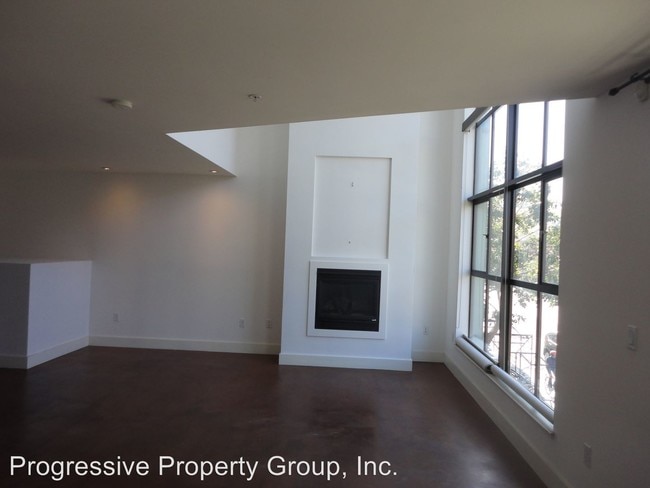 Building Photo - 363 Valencia St