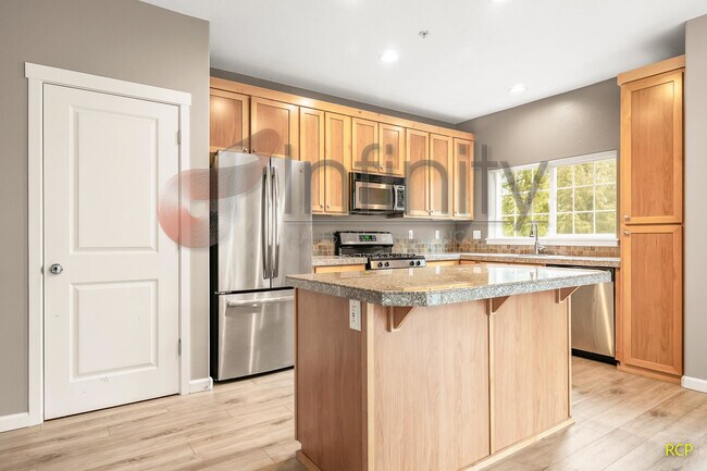 Foto del edificio - 22844 SW Forest Creek Dr