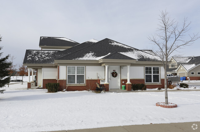 Building Photo - Hertiage Townhomes