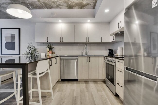 Building Photo - Apartment For Rent