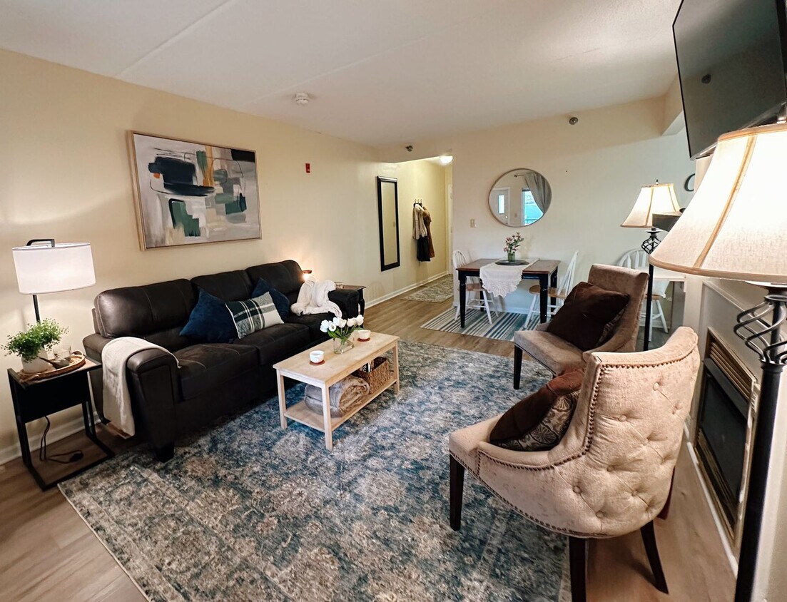 Foto principal - 413 Baskins Creek Rd