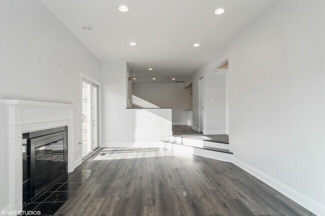 Building Photo - 1211 Ranchview Ct