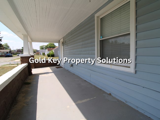 Building Photo - MUNCIE 3 BR 1 BA house with Fenced Backyar...