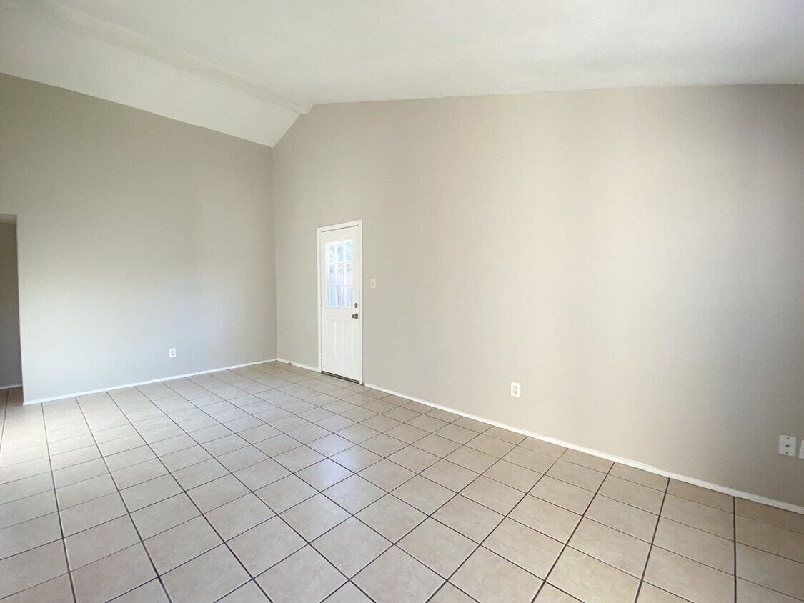 Primary Photo - 3 Bedr/ 1 bath Beautiful Home in Hockley, TX