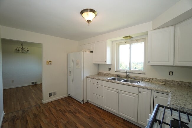 Photo - 1092 Greentree Rd (Pittsburgh, PA) House