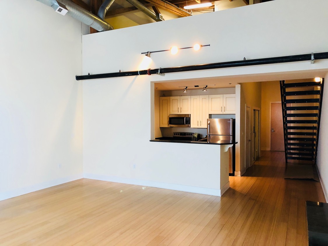 Living Room/Kitchen - 610 W Main St