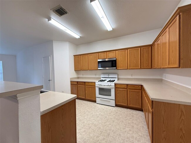 Foto del edificio - 522 Cedar Branch Dr