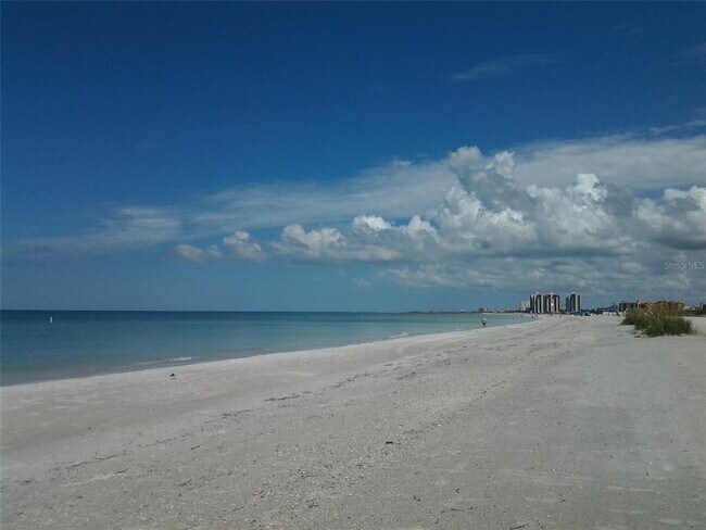 Foto del edificio - 1230 Gulf Blvd
