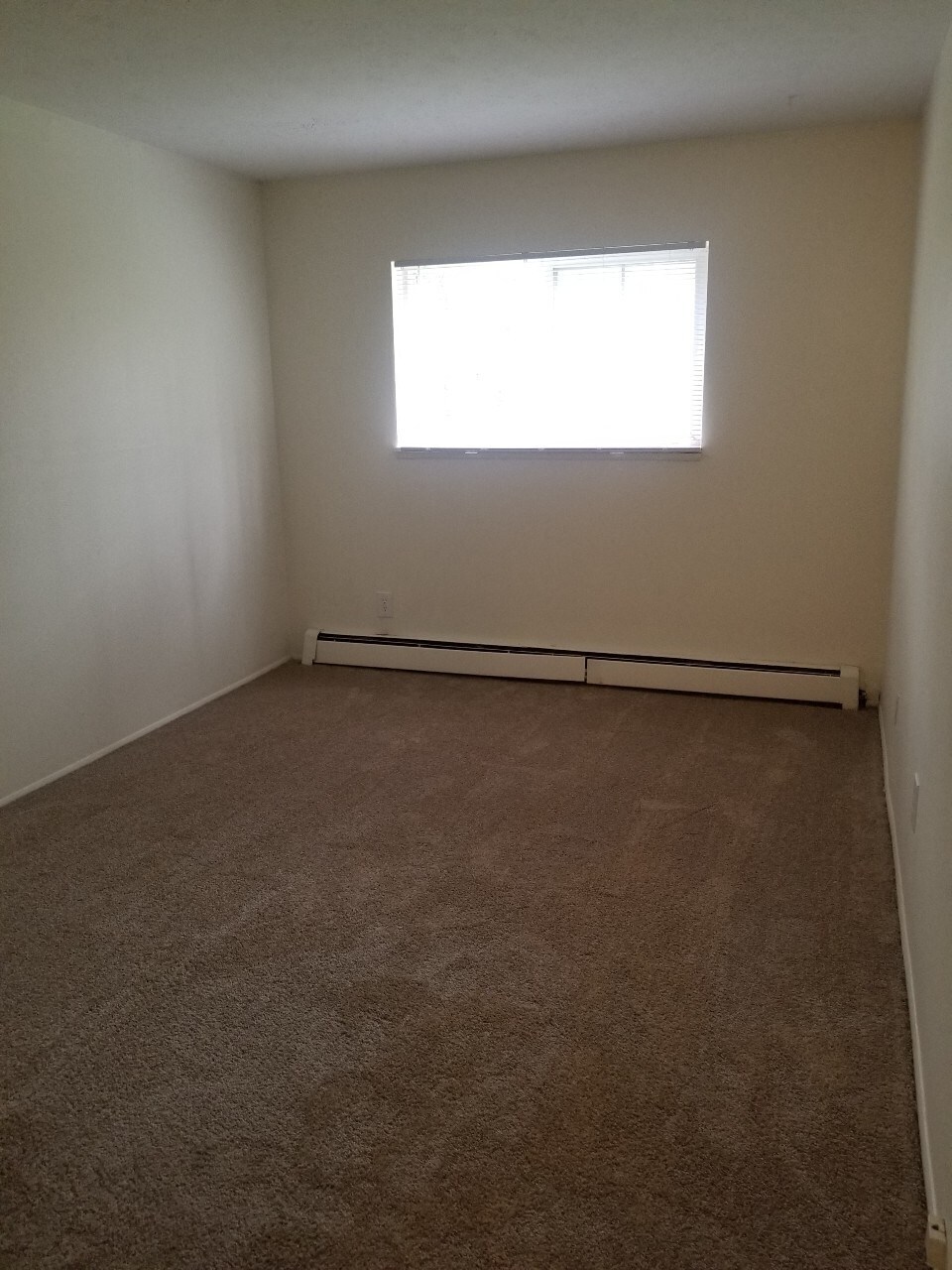 Evergreen Village Apartments & Townhouses – photo 5