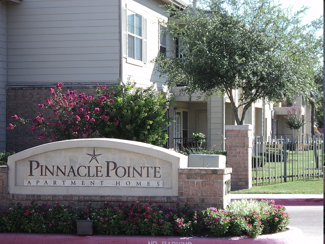 Foto principal - Pinnacle Pointe Apartments