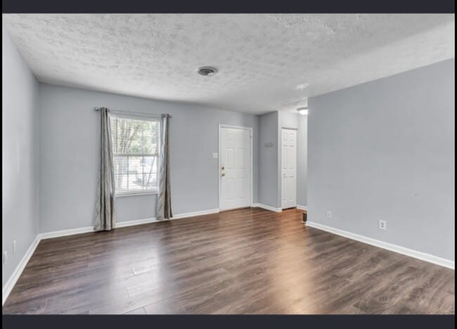 Building Photo - 686 Bethany Ct