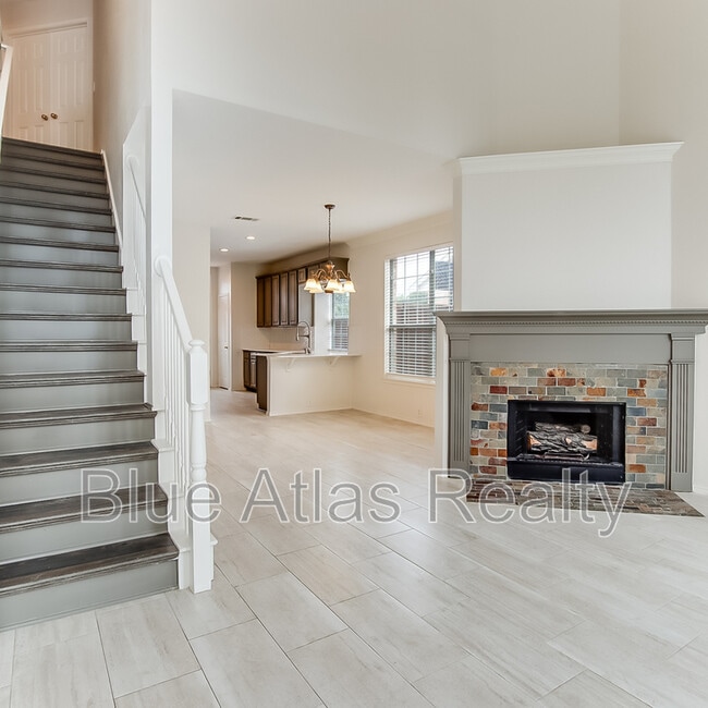 Photo - 3937 Creek Crossing Dr House