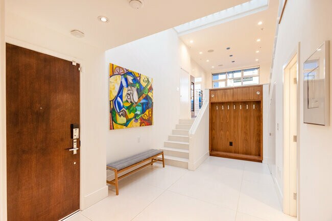 Building Photo - 542 Natoma St