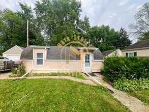 Building Photo - 1312 S Kernan Ave