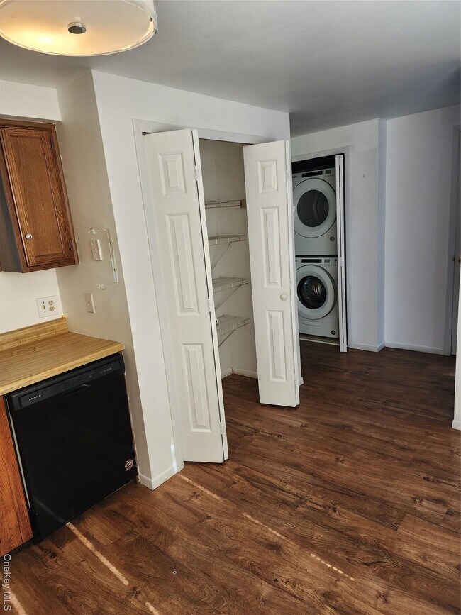 Foto del edificio - 3 Harbor Hill Ct