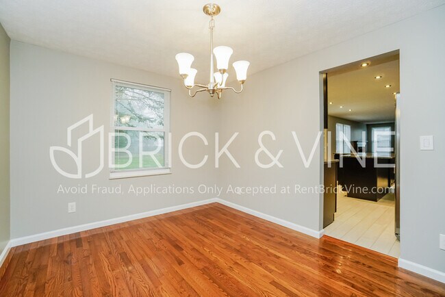 Foto del edificio - 5837 Snowdrop Avenue