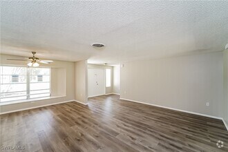 Building Photo - 1490 S Venice Blvd