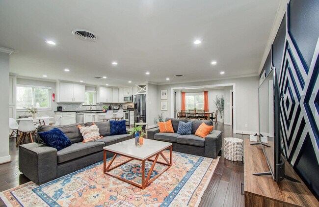 Foto del edificio - 4749 Benning Dr