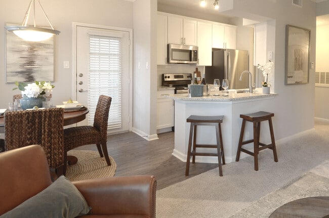 Move-In Deals You Don’t Want to Miss! - Move-In Deals You Don’t Want to Miss! Apartment
