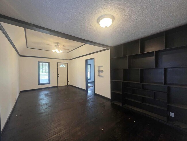 Foto del edificio - Charming Corner lot for rent!