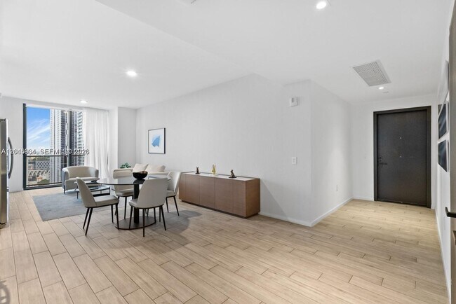 Foto del edificio - 398 NE 5th St