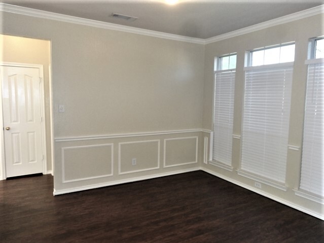 Foto del edificio - 8304 Woodland Way