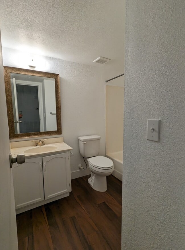 Building Photo - 3220 Figler Ct