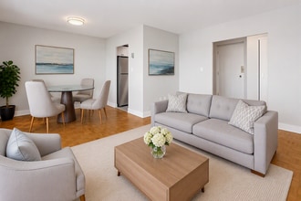 Building Photo - Roxborough Apartments