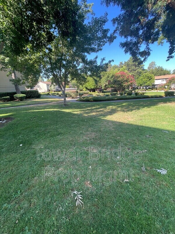 Foto del edificio - 8812 Sawtelle Way