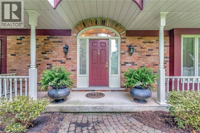 Building Photo - 22 Deerpath Ct