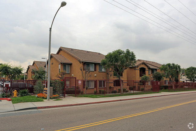 Building Photo - Royal Heights Apartments