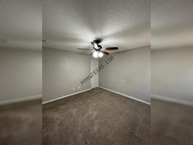 Foto del edificio - 9 Collins Ct