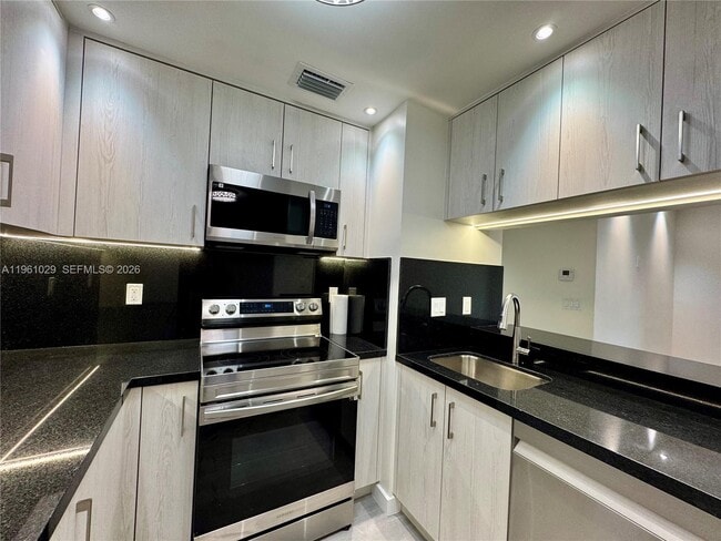 Building Photo - 15639 SW 73rd Cir Terrace