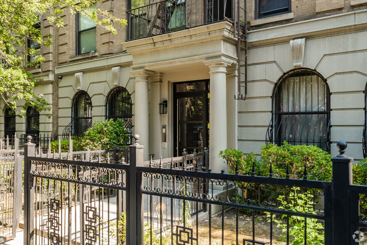 Building Photo - 369 Saint Johns Pl