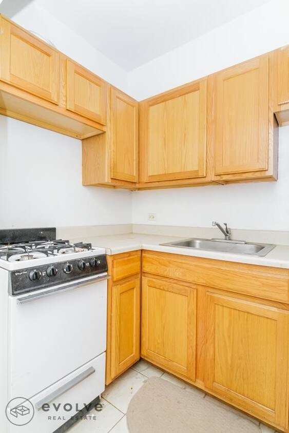 Primary Photo - 1160 N Dearborn St