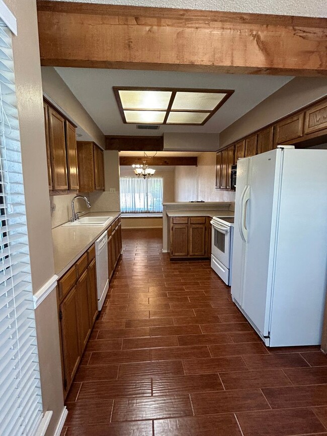 Building Photo - **LEASED** Beautiful Garden Home