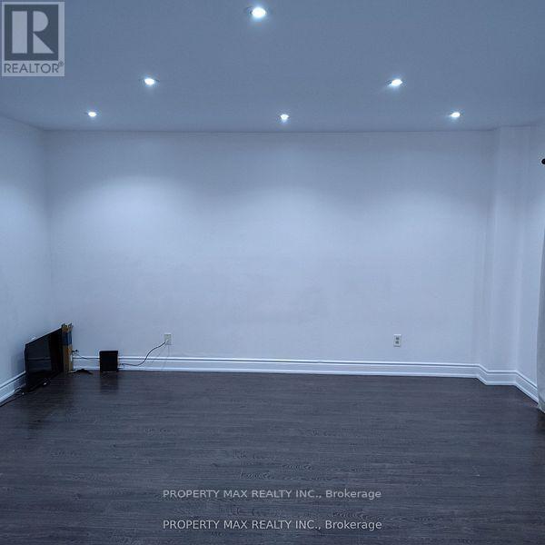 Building Photo - 246 Simmons Blvd