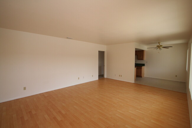 Building Photo - 2728 W Yale Ave