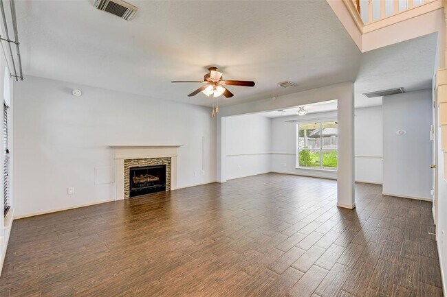 Foto del edificio - 4111 Rocky Bend Dr