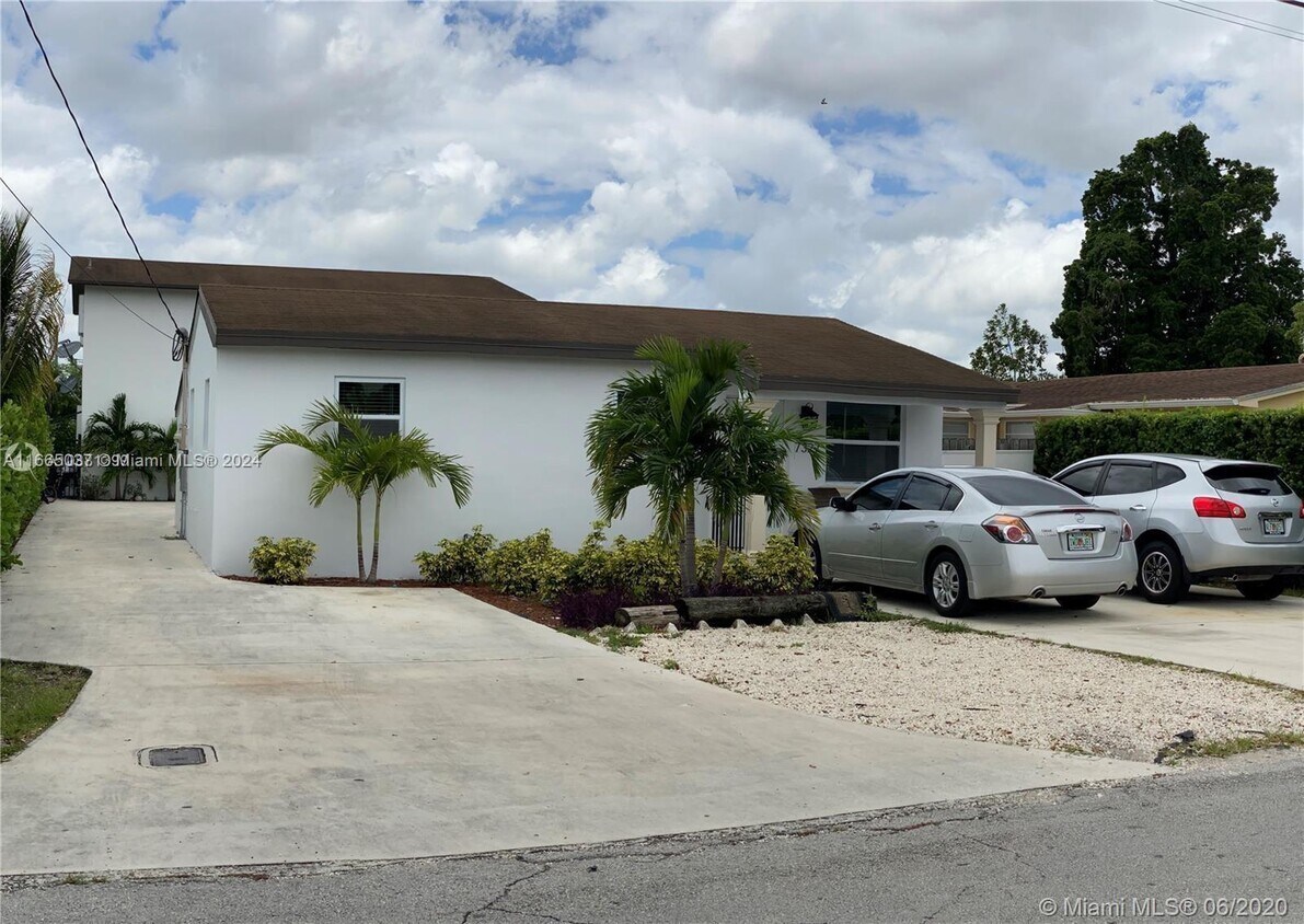 Primary Photo - 7327 SW 22nd St