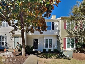 Building Photo - 404 Wedgewood Way