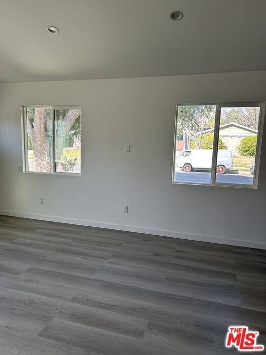 Foto del edificio - 23954 Hartland St